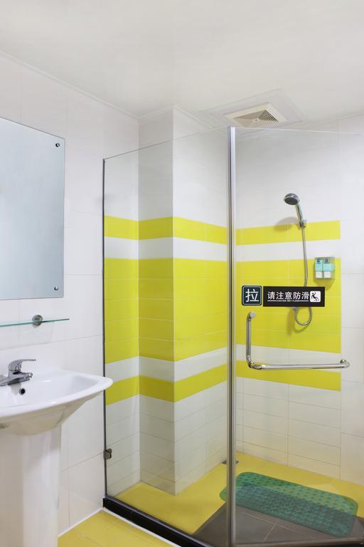 7Days Inn Chengdu Century City New Exhibition Center Номер фото
